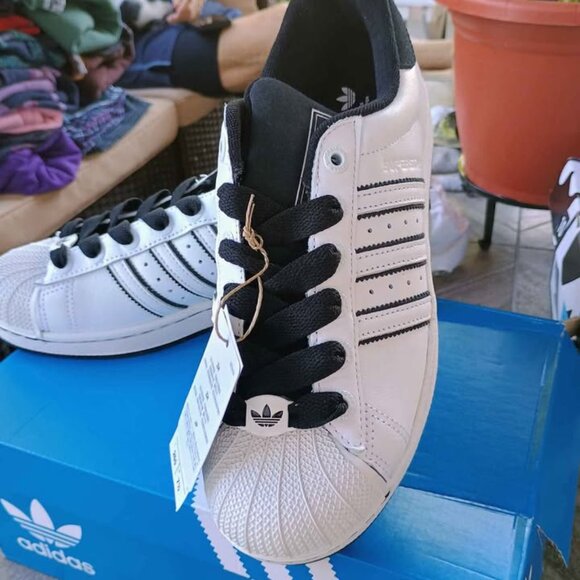 Adidas Superstar 2 sneakers Adidas slides - Picture 1 of 10
